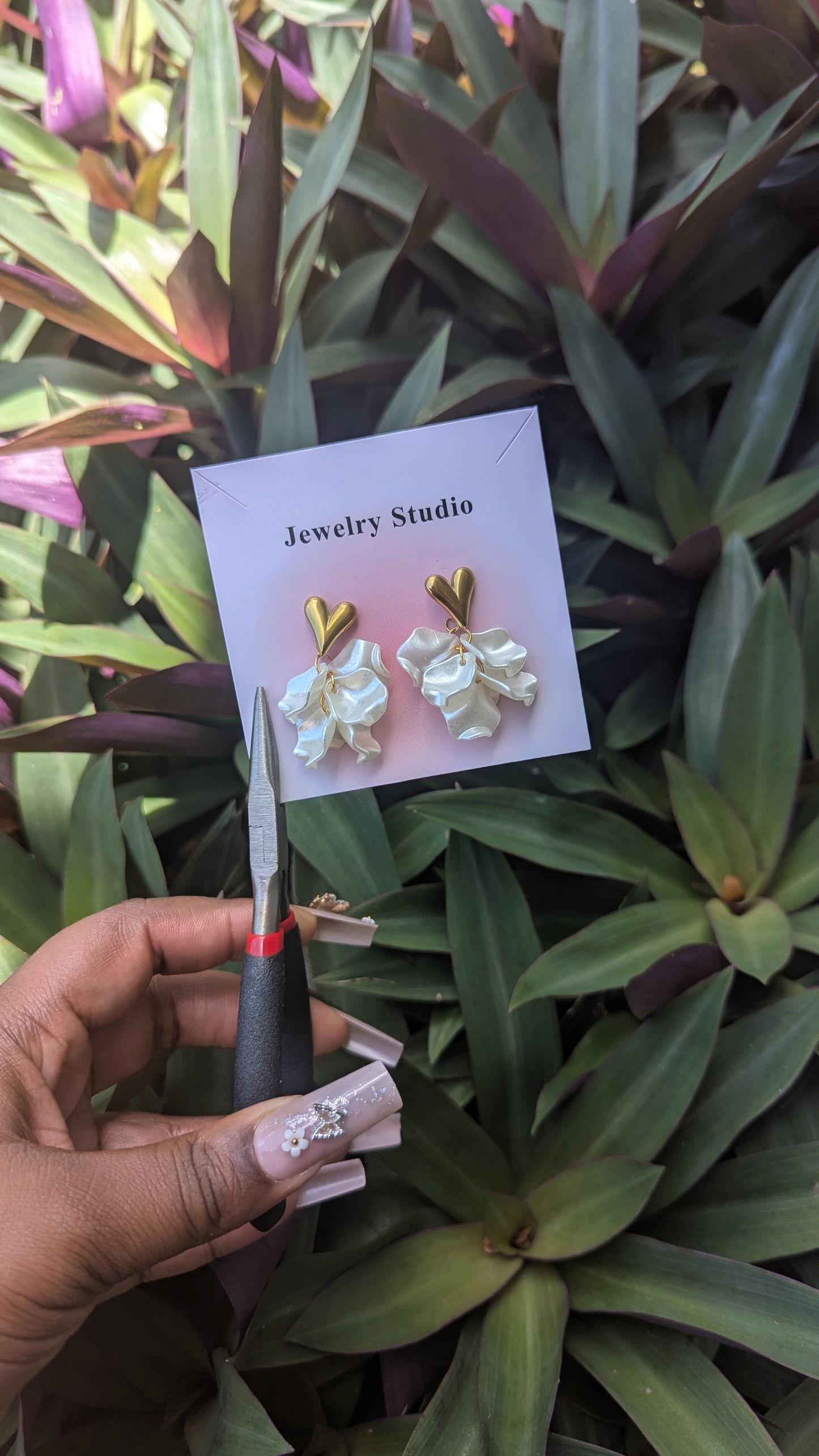 SNOWIE HART Studs