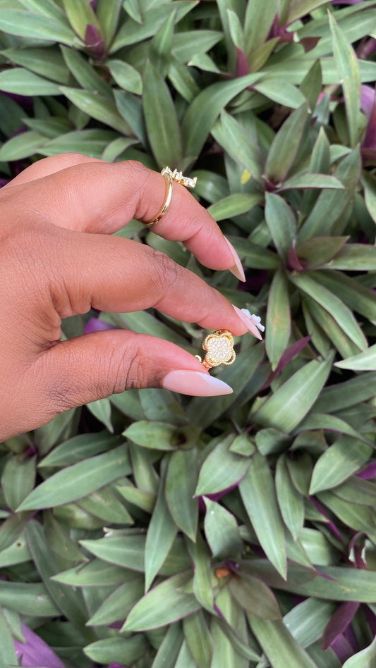 CLOVIA Ring