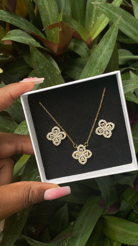 ICED CLOVER Set