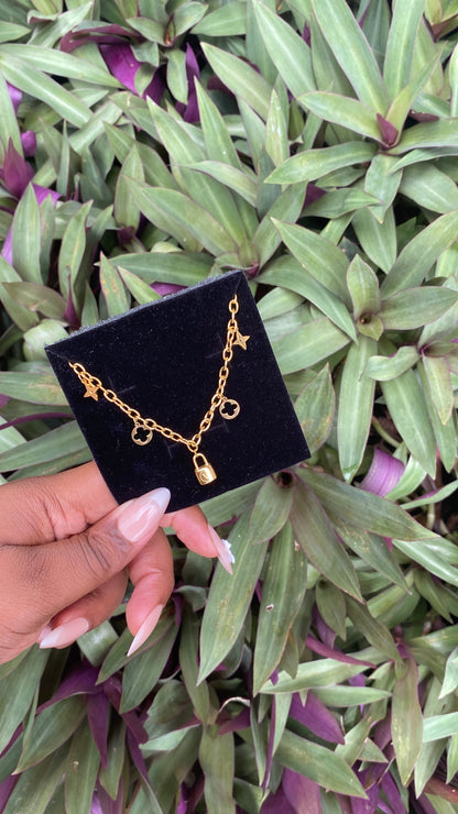 Charming Luxe