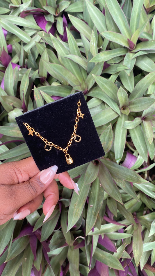 Charming Luxe