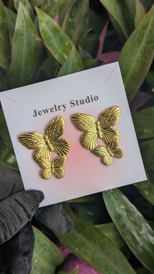FAYÉ Studs