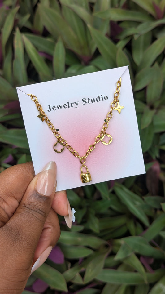 Charming Luxe